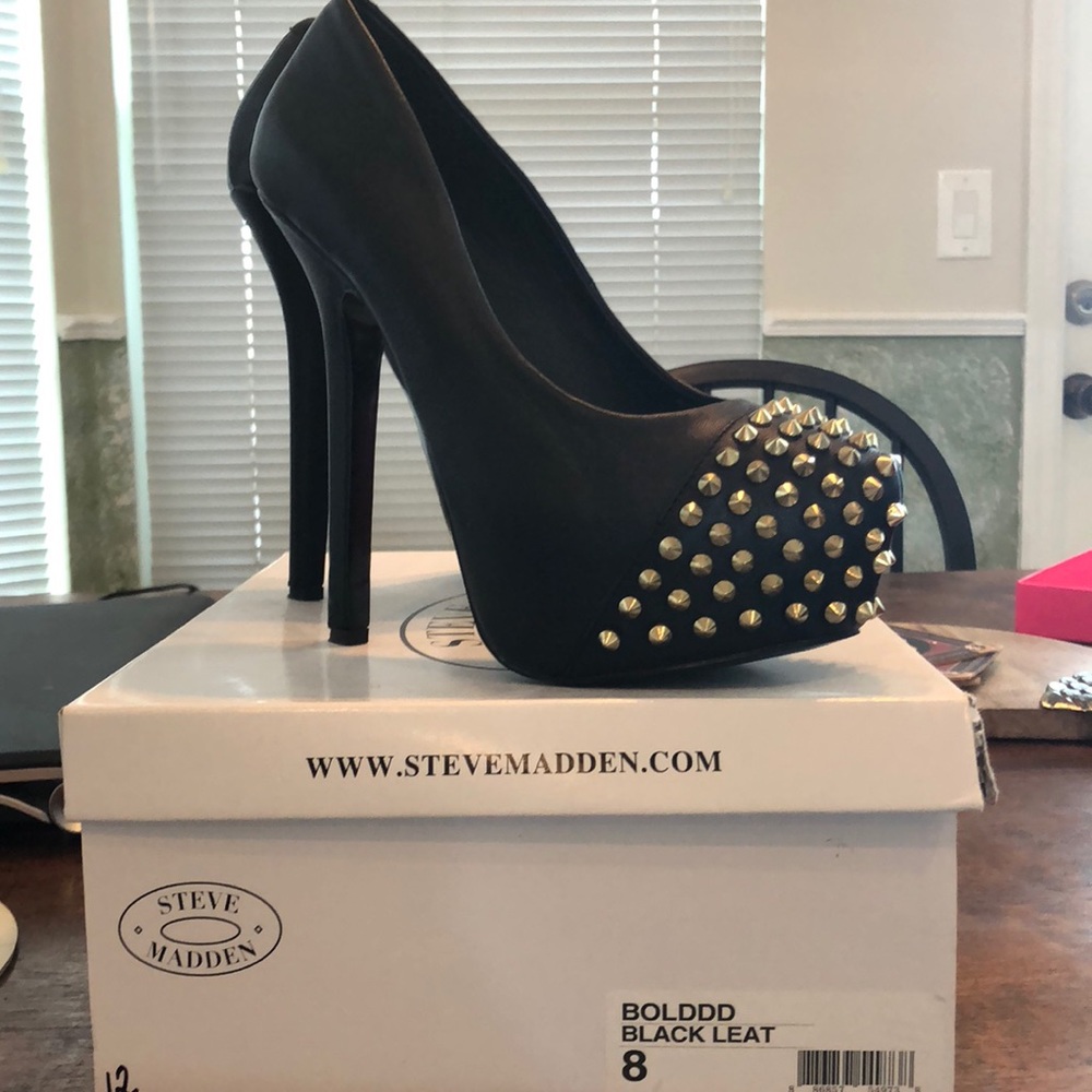 Steve Madden Studded platforms